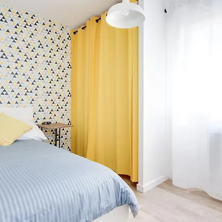 Appartement Superbe Avec Parking Gratuit *